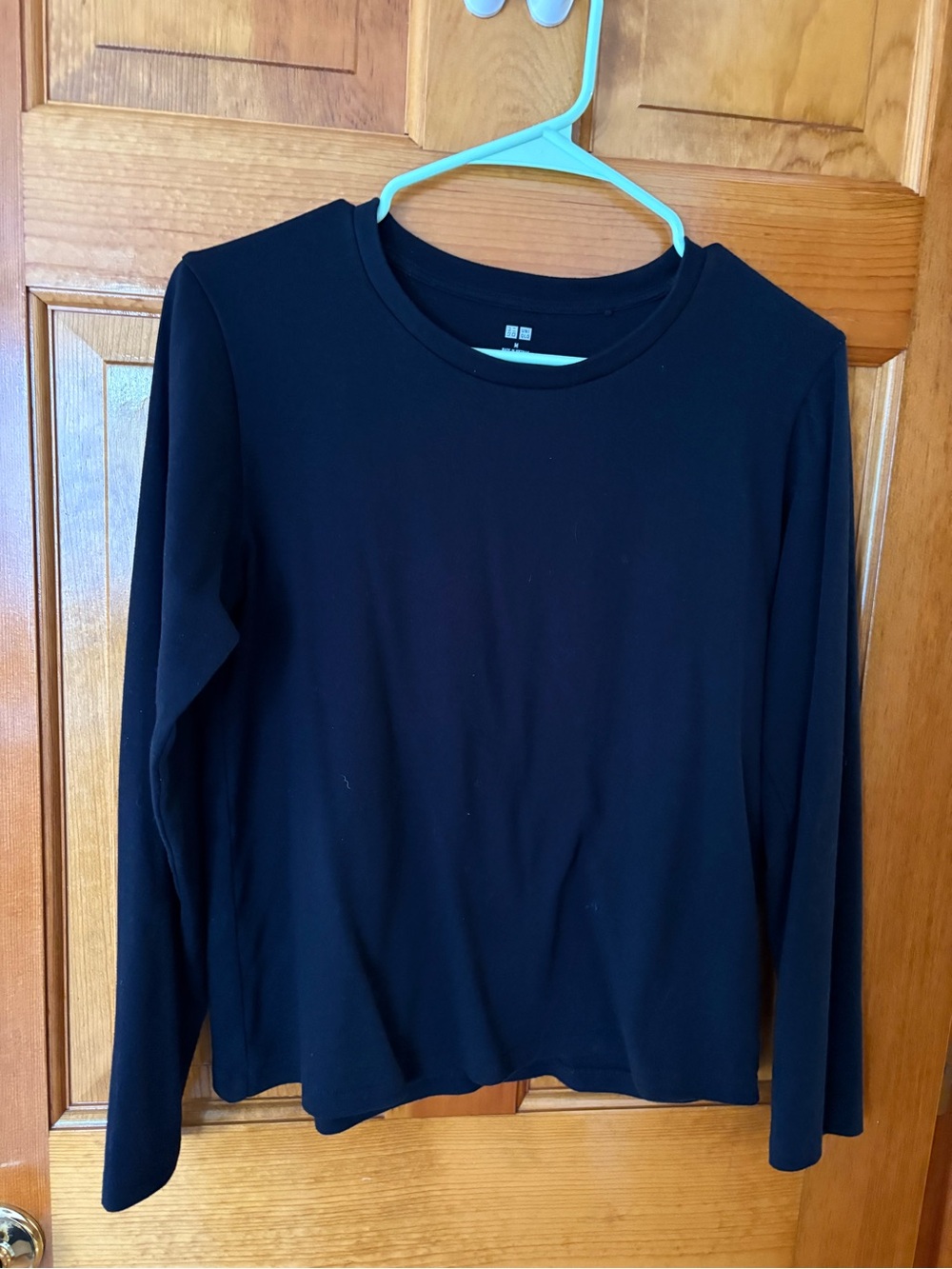 Uniqlo Black Crewneck Top
